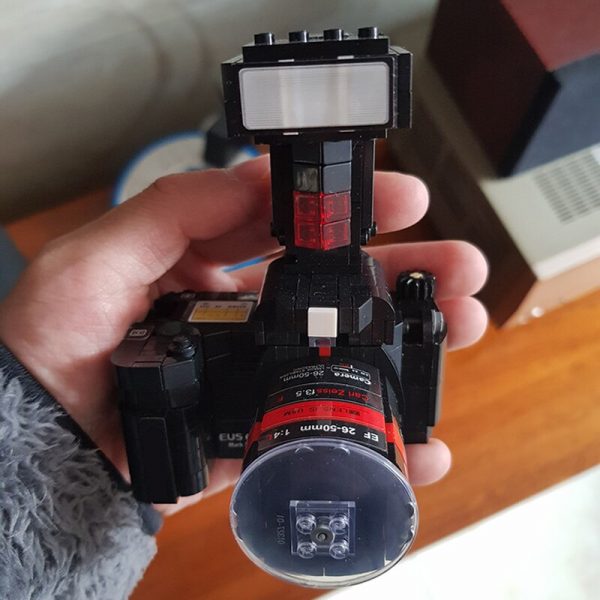 Lin 00845 Black Retro Flash Light SLR Camera Machine 3D Model DIY Small Mini Blocks Bricks 2 - LOZ™ MINI BLOCKS